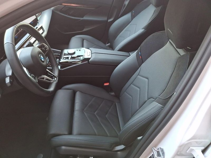 BMW Řada 5 520d xDrive M-Sport Pro Tažné - fotka 8 z 12