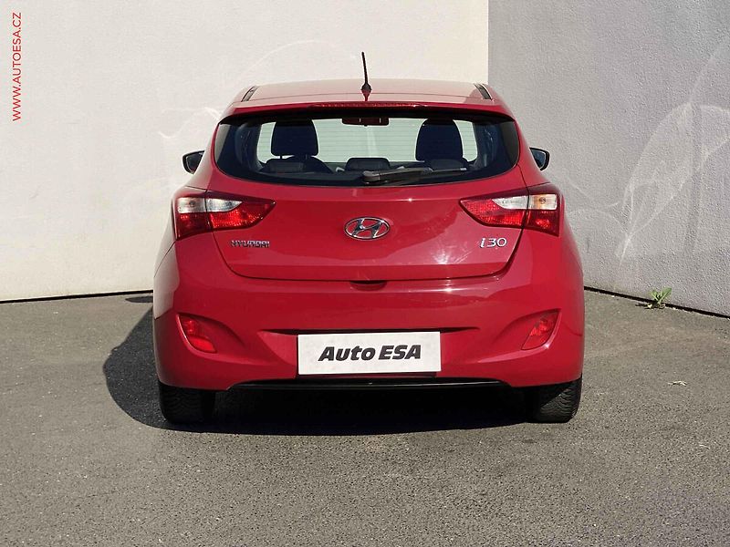 Hyundai i30 (2013) 1.4i, Klima - fotka 5 z 16