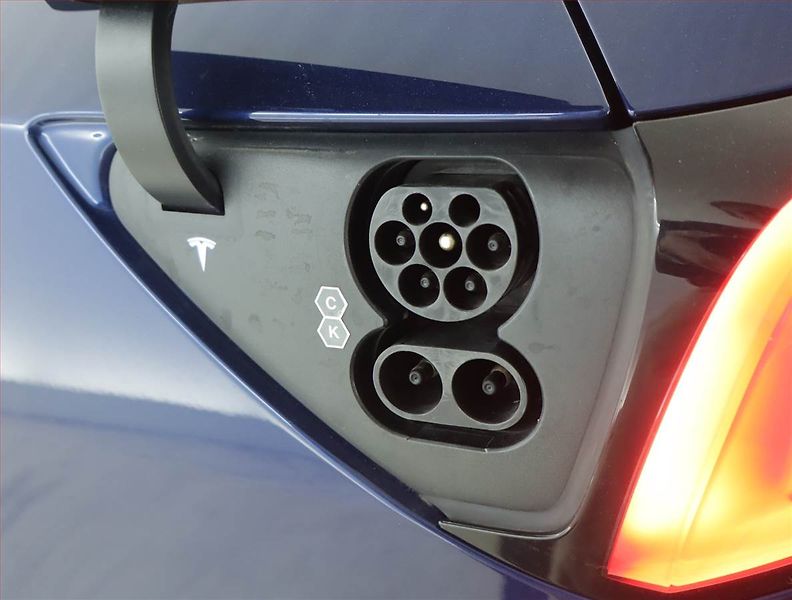 Tesla Model 3 (2021) Long Range 4WD 79kWh, SoH 91% - fotka 21 z 22