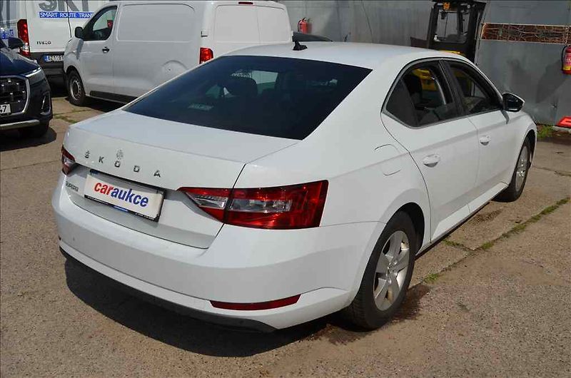 Škoda Superb (2021) 2,0 TDI AMBITION - fotka 4 z 18
