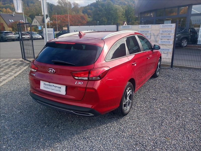 Hyundai i30 1,5 l Comfort Climate - fotka 8 z 18