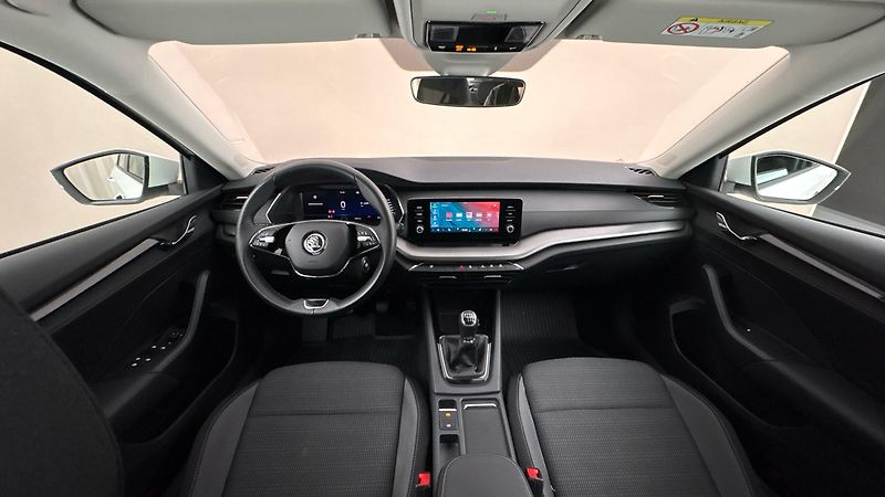 Škoda Octavia 2.0 TDI Ambition Combi - fotka 8 z 26