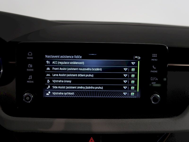 Škoda Scala (2025) TOP SELECTION 1.5TSI 110KW DSG - fotka 25 z 39