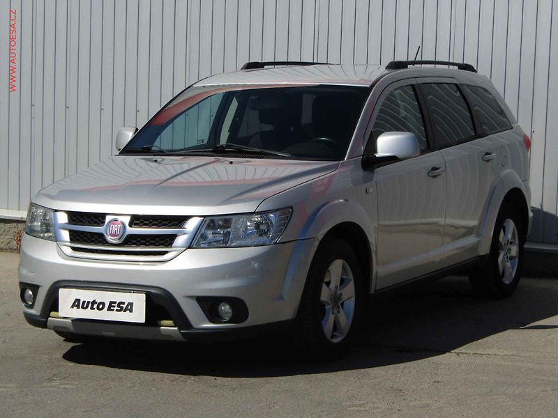 Fiat Freemont (2012) 2.0 JTD 4x4, 7míst, AC, TZ - fotka 3 z 22