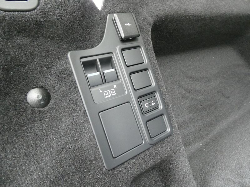 Land Rover Discovery (2026) 5 3,0  S D250 - fotka 35 z 39