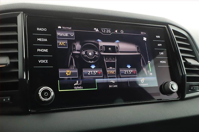 Škoda Karoq (2022) Sportline 2.0 TDI - fotka 18 z 23