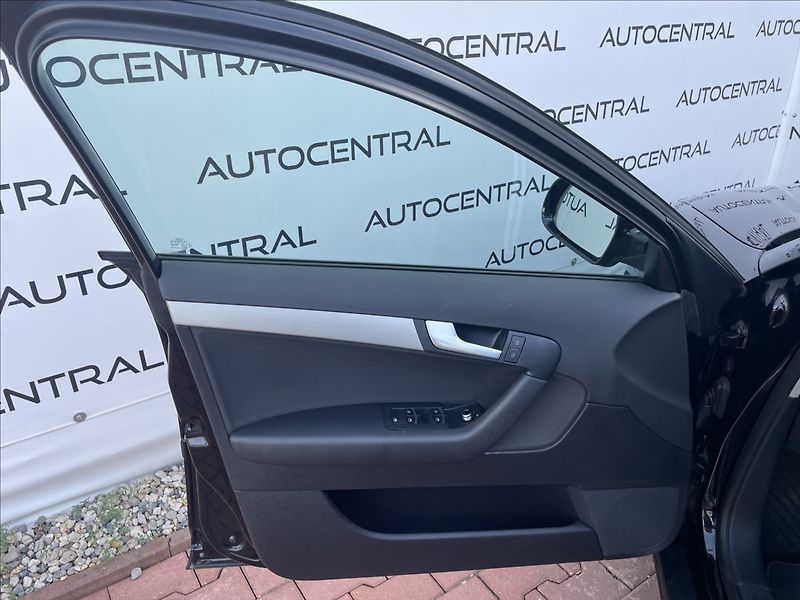 Audi A3 1,2 TFSI Sportback 77kw servis - fotka 19 z 23