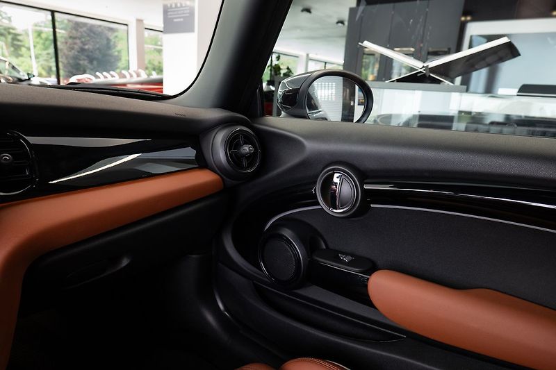 Mini Cooper S - fotka 15 z 21