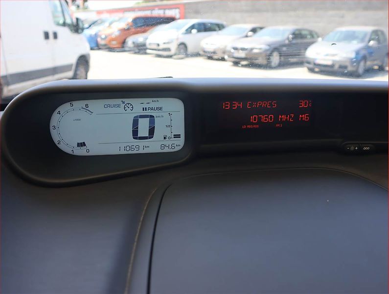 Citroën C3 Picasso (2009) Exclusive 1.6 i, nová STK - fotka 11 z 15