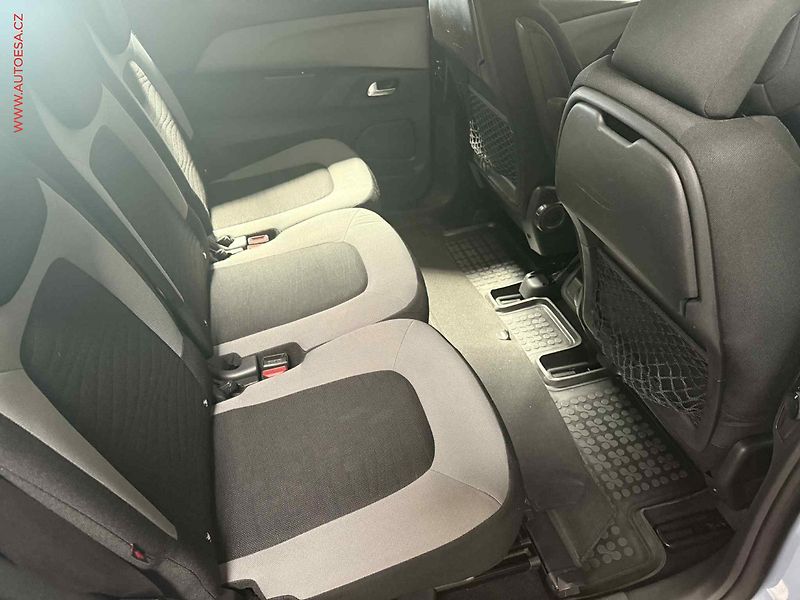 Citroën C4 Picasso (2016) 2.0 HDI 7míst, Navi, panorama - fotka 19 z 21