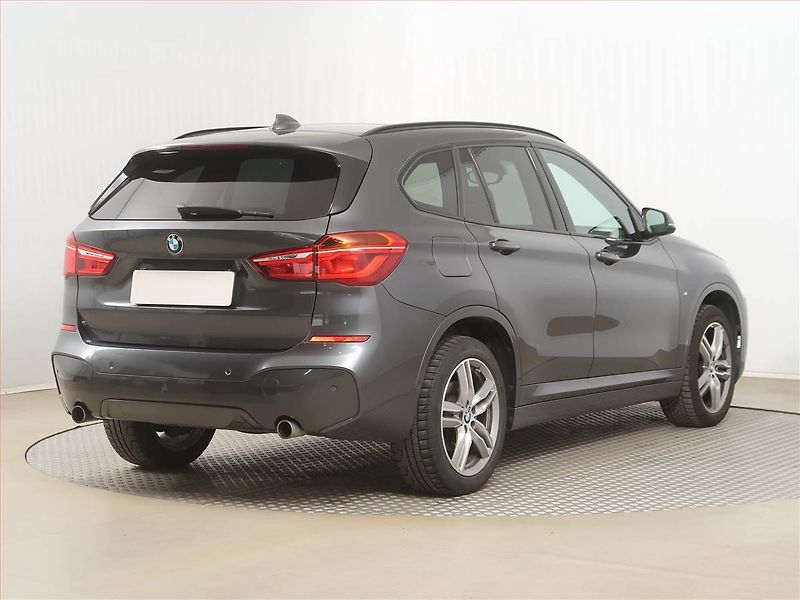 BMW X1 (2016) M Sport xDrive25d, 4X4 - fotka 5 z 18
