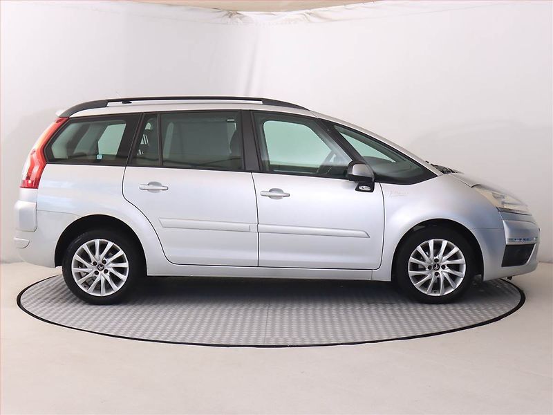 Citroën C4 Picasso (2012) 1.6 HDi, Automat, 7 míst - fotka 6 z 19
