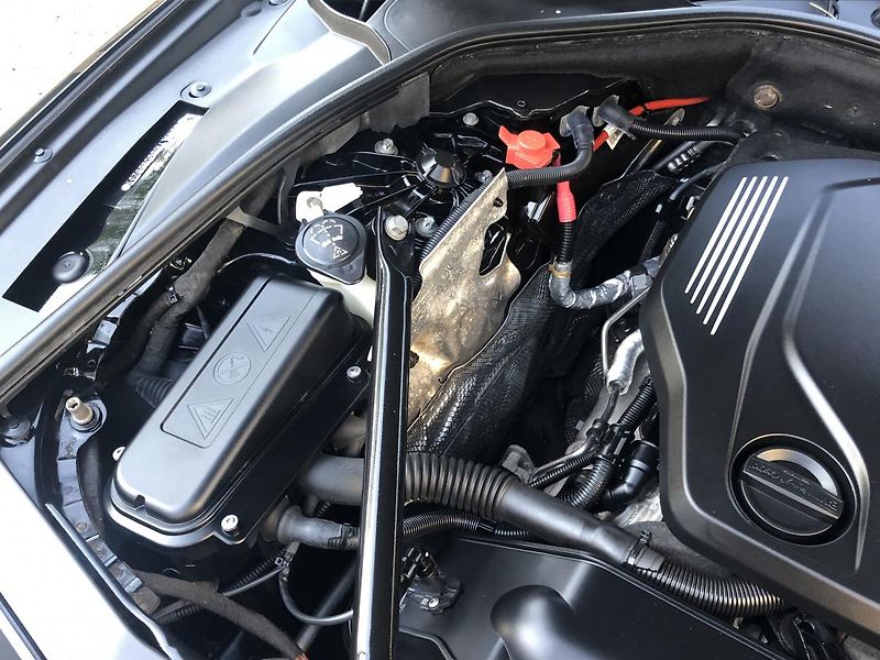 BMW Řada 5 (2015) 518d Touring NAVI velmi pěkný - fotka 70 z 76