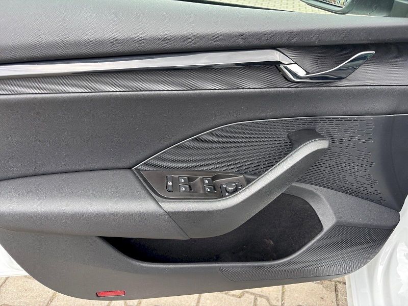 Škoda Octavia (2024) Combi 2.0 TDI Ambition - fotka 21 z 30