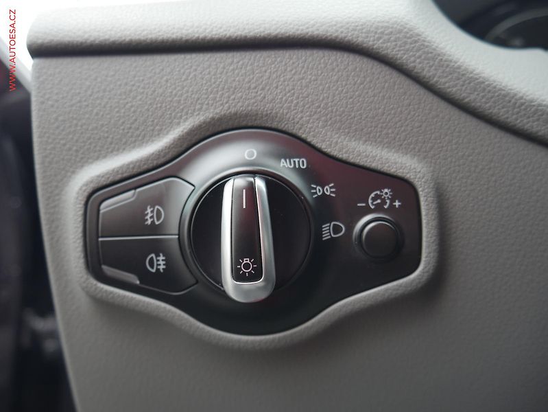 Audi Q5 (2011) 2.0TDi Quattro, 1.maj, AT - fotka 14 z 22