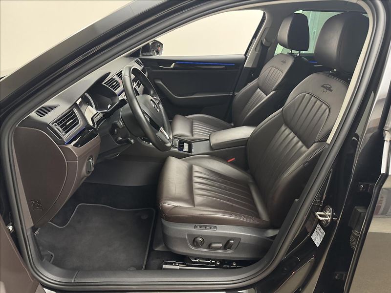 Škoda Superb 2,0 TDi 110kW L&K DPH ACC DCC - fotka 41 z 56