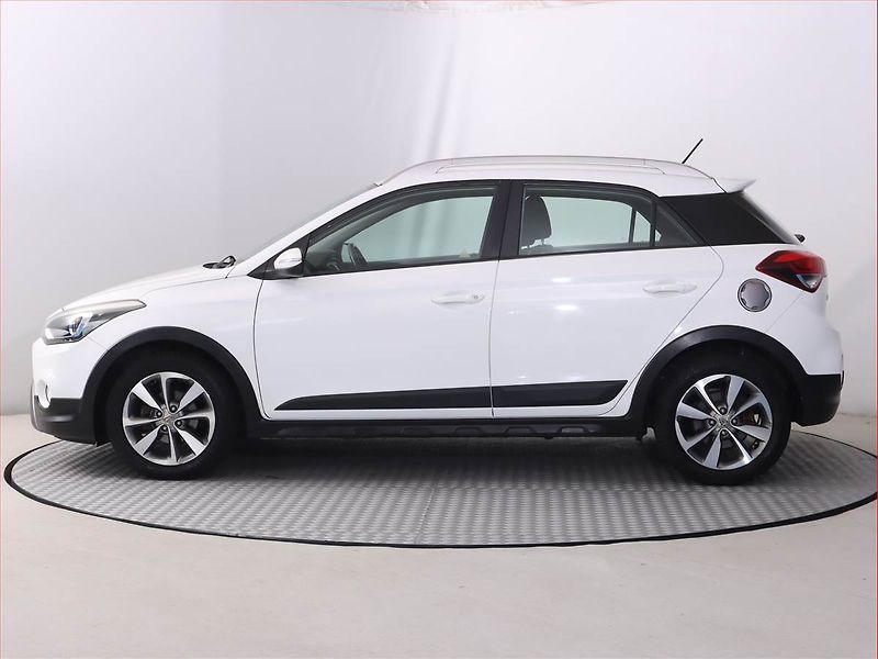 Hyundai i20 (2016) Active 1.4, Serv.kniha - fotka 3 z 17