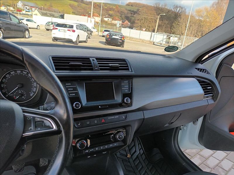 Škoda Fabia 1,2 TSI,81KW,SERVIS,KOLA,VÝHŘE - fotka 13 z 47