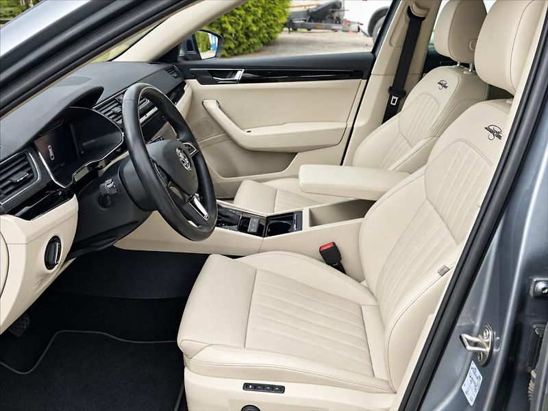 Škoda Superb 2,0 TSi L&K 4x4 DSG 272PS LED - fotka 9 z 26