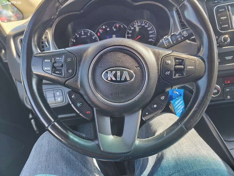 Kia Carens (2013) - fotka 23 z 33