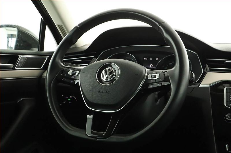 Volkswagen Passat (2015) 1.4 TSI, Automat, Kůže, Navi - fotka 8 z 18
