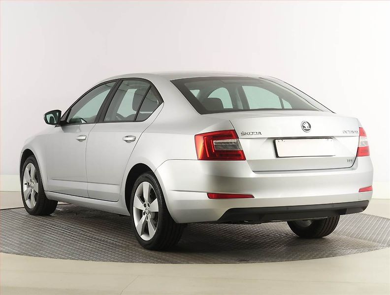 Škoda Octavia (2013) Elegance 1.6 TDI, Tempomat - fotka 4 z 21