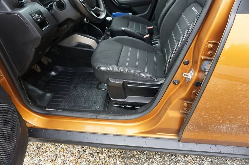 Dacia Duster (2018) 1,6 1,Majitel  nové v ČR - fotka 8 z 34