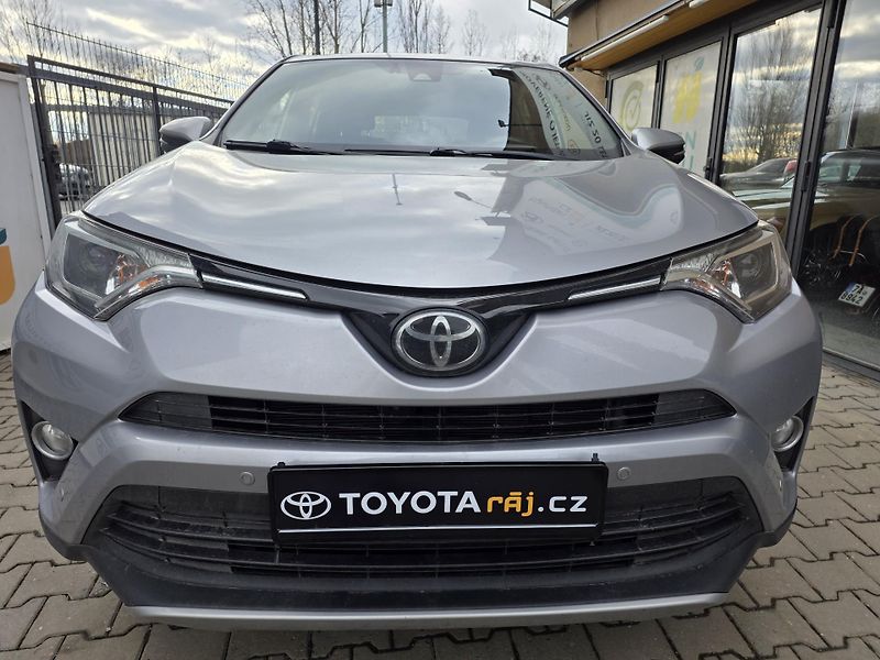 Toyota RAV4 2.0-1.MAJITEL-TAŽNÉ-KAMERA - fotka 3 z 12