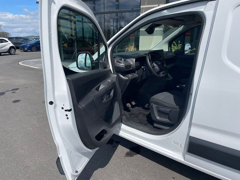 Toyota ProAce City 1.5L Diesel manuál odpočet DPH - fotka 18 z 29