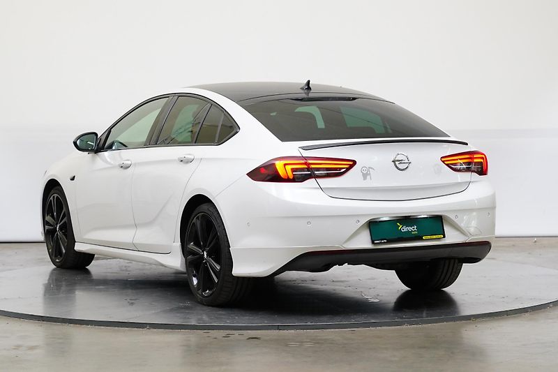 Opel Insignia - fotka 7 z 29