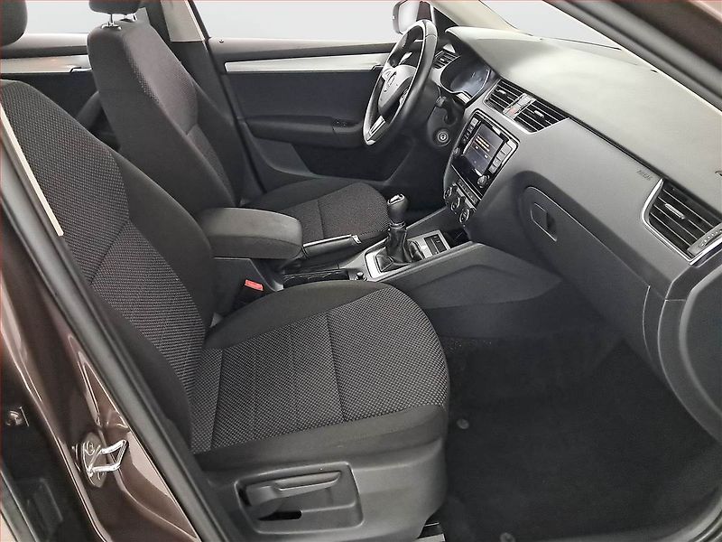 Škoda Octavia (2015) Ambition Plus 2.0 TDI - fotka 9 z 19