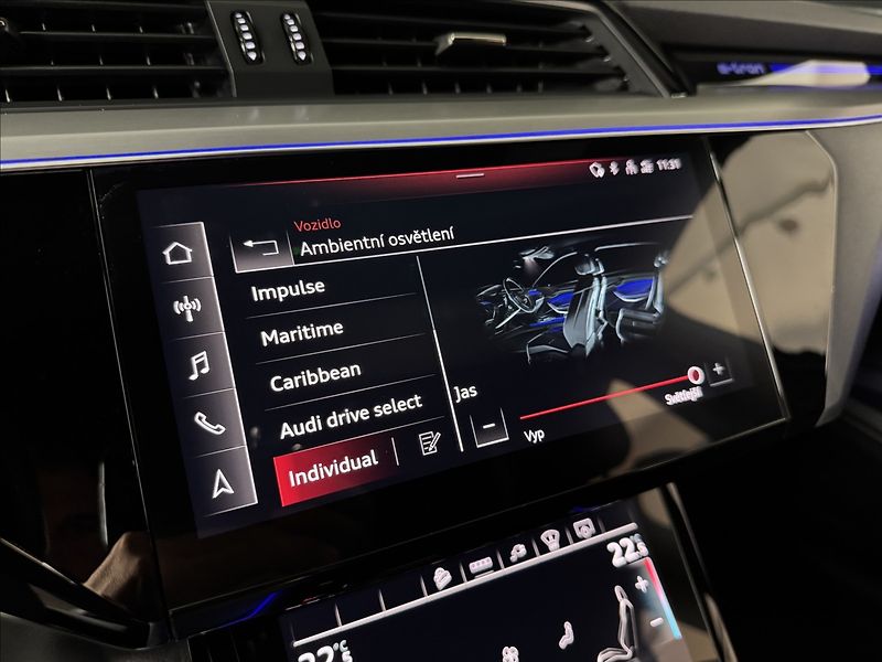 Audi e-tron S 370 Digital LED Záruka - fotka 33 z 50