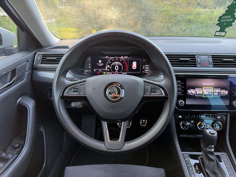 Škoda Superb (2019) Scout 4x4 - fotka 14 z 27