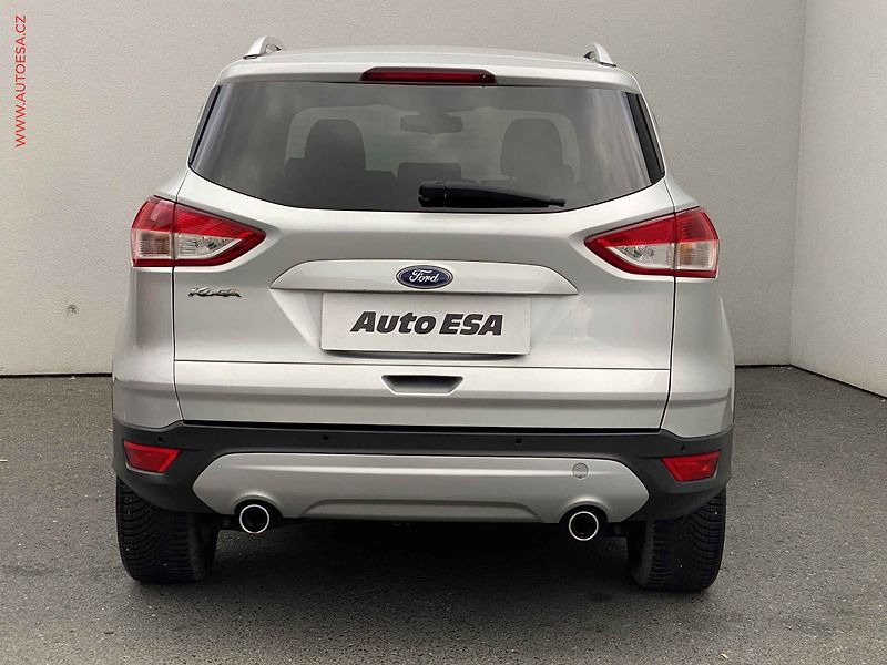 Ford Kuga (2015) 2.0TDCi 4x4, Titanium, navi - fotka 5 z 18