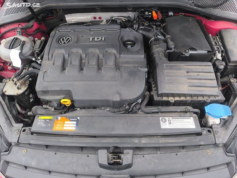 Volkswagen Golf 2.0TDI4X4,VÝBAVA,KRÁSNÝ,SERVIS - fotka 44 z 49