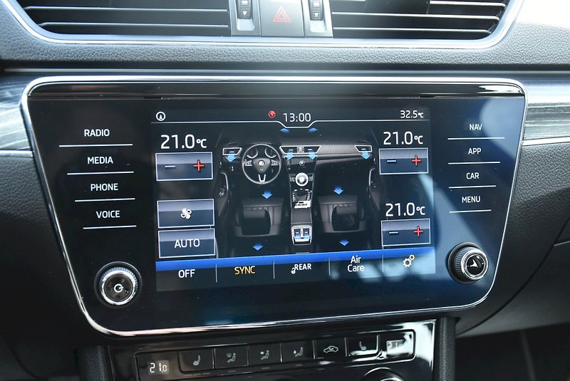 Škoda Superb (2020) Style 2.0 TDI 110kW DSG - fotka 19 z 34