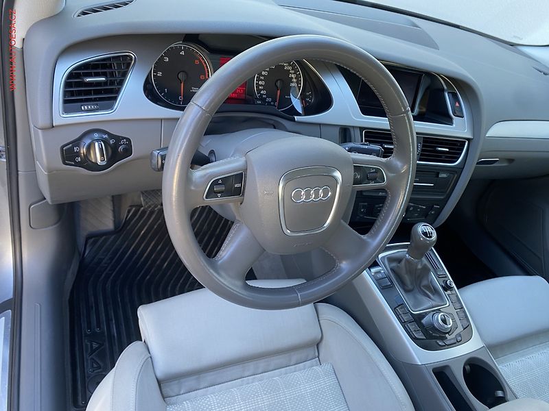 Audi A4 (2010) 2.0 TDi Quattro, Bixen, navi - fotka 13 z 20
