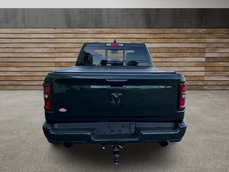 Dodge RAM (2022) +SERRANO GREEN+LOOK26+HEMI+ - fotka 4 z 24