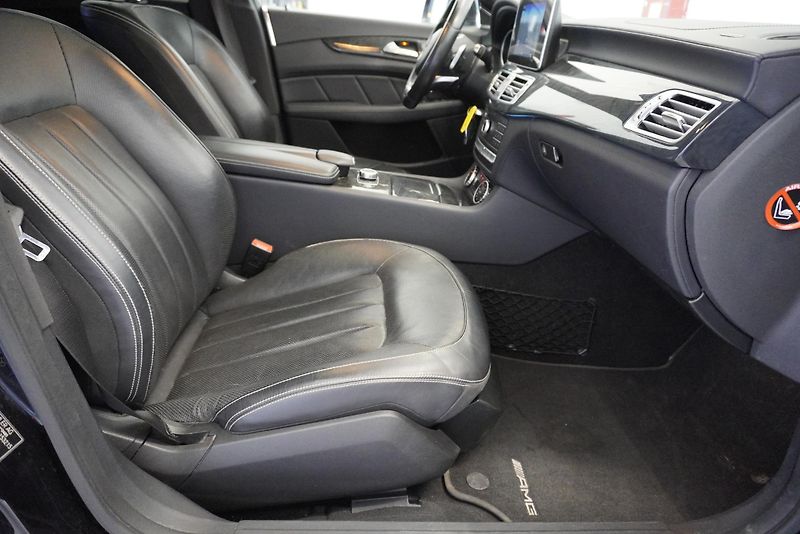 Mercedes-Benz CLS 3,0D 4MATIC AMG-LINE  - fotka 25 z 29