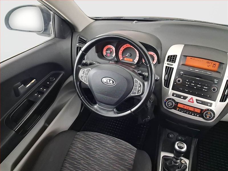 Kia Ceed (2009) 1.4 CVVT, po STK, v provozu - fotka 7 z 17