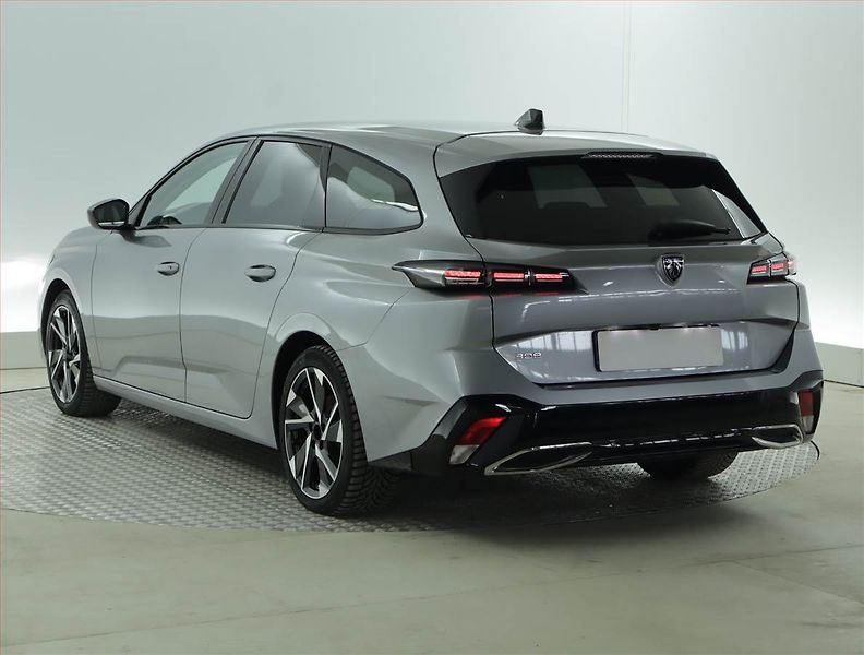 Peugeot 308 (2023) Allure 1.2 PureTech, Automat - fotka 4 z 20