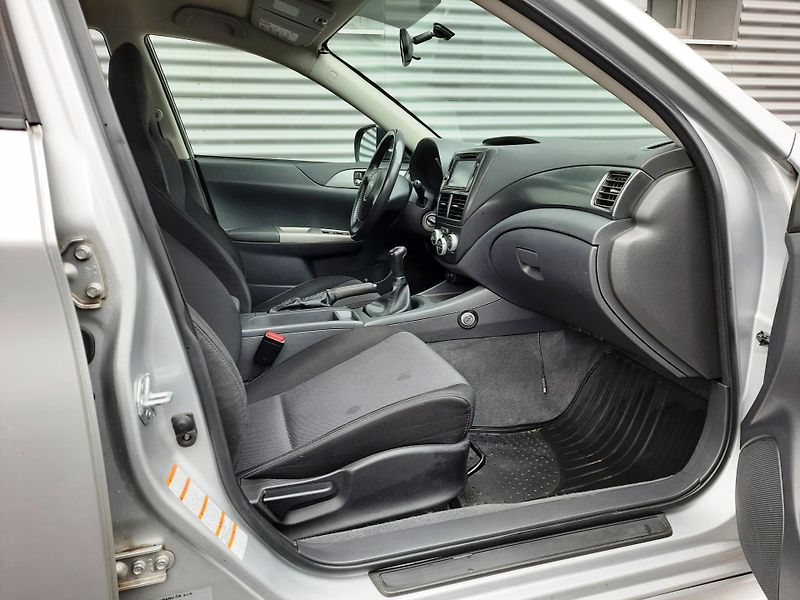 Subaru Impreza (2008) 2,5i-T WRX - fotka 26 z 28