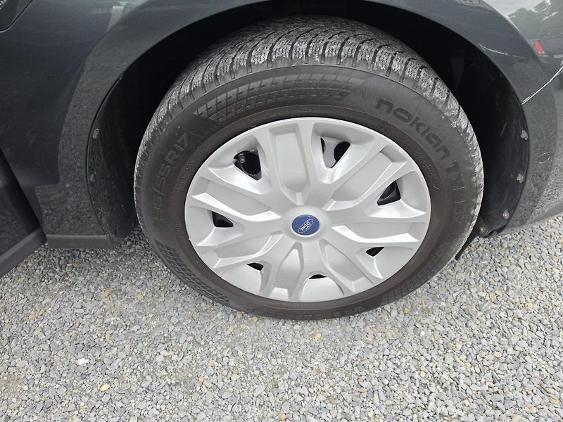 Ford S-MAX 1.5 i Navi Parkovací senzory  - fotka 9 z 37