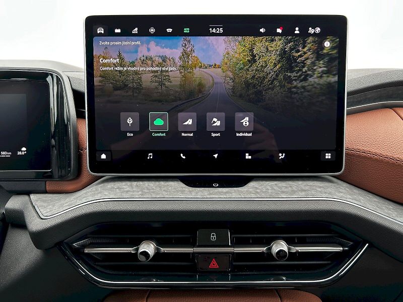 Škoda Kodiaq (2025) 1.5 TSI 150kW iV DSG Exclusive - fotka 18 z 35