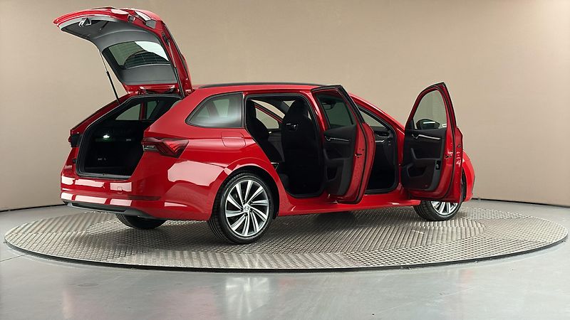 Škoda Octavia 1.5 TSI Style Combi - fotka 6 z 27