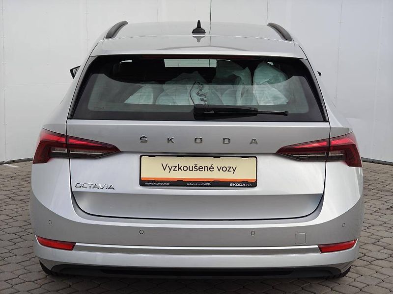 Škoda Octavia Ambition 6MP 2,0TDI - fotka 21 z 22