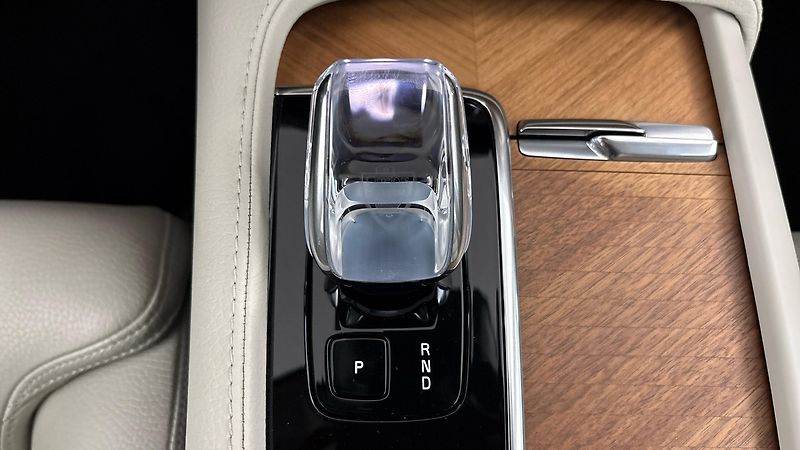 Volvo XC90 2.0 B5 AUT AWD Inscription - fotka 25 z 32
