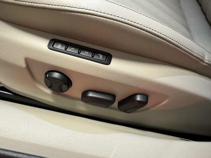 Škoda Superb (2023) L&K 2,0 TDI 147 kW 7-st aut 4x - fotka 36 z 66