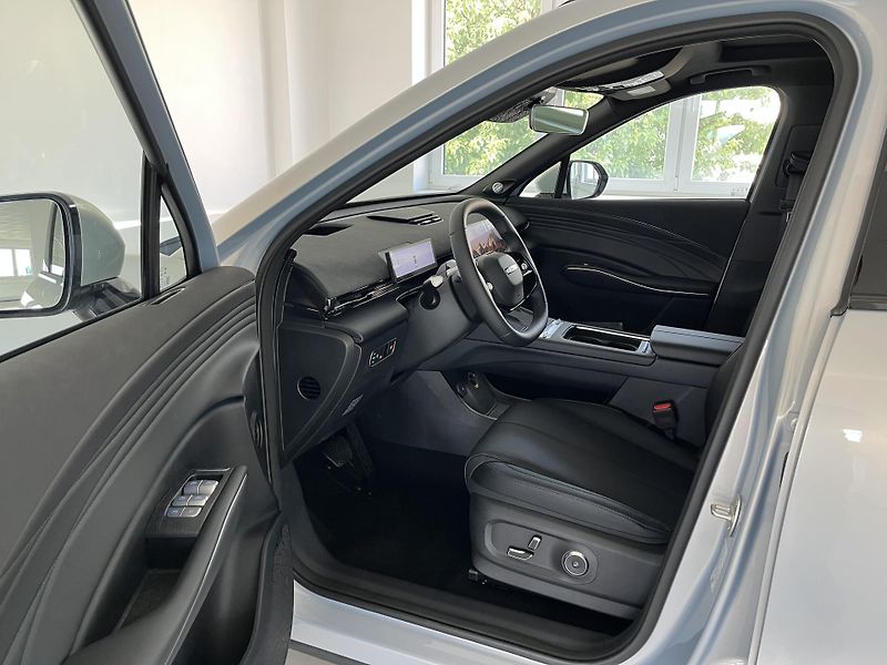 Omoda 7 (2026) 1.6 TGDI PREMIUM - fotka 8 z 15
