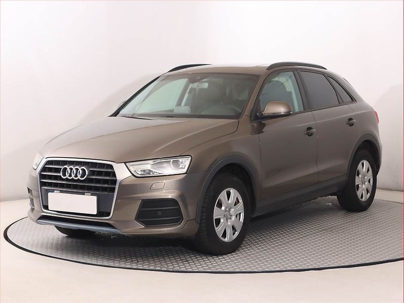 Audi Q3 (2016) 2.0 TDI, Automat, Serv.kniha - fotka 2 z 21